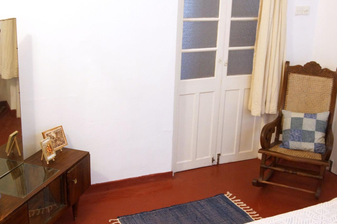 Charming Homestay By The Beach Dehiwala-Mount Lavinia Екстер'єр фото