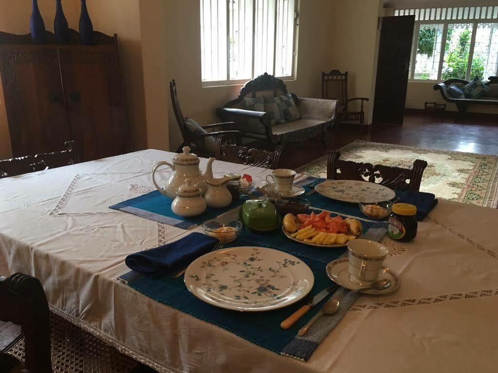 Charming Homestay By The Beach Dehiwala-Mount Lavinia Екстер'єр фото
