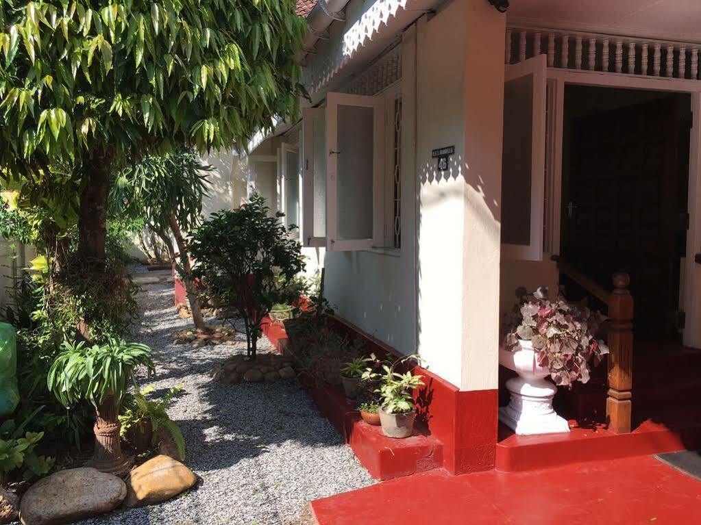 Charming Homestay By The Beach Dehiwala-Mount Lavinia Екстер'єр фото